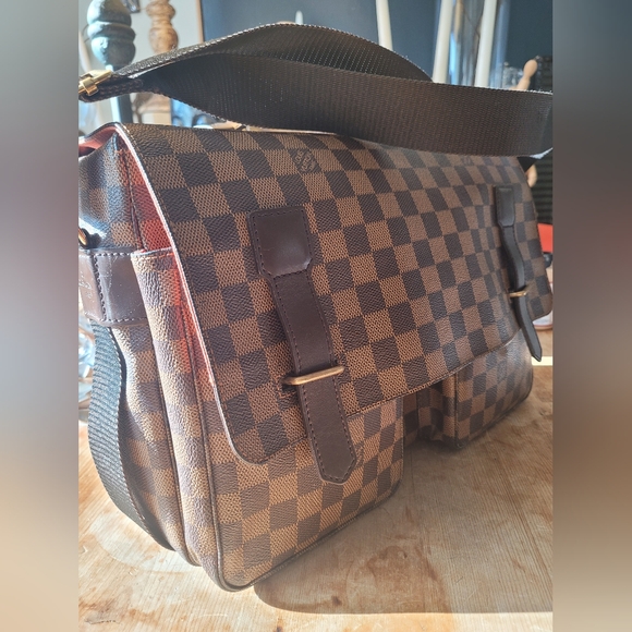 Louis Vuitton Broadway Unisex Messenger Bag - Picture 2 of 7